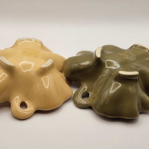 Vintage LEAF Shaped Ceramic Bowls. - Picture 6 of 8